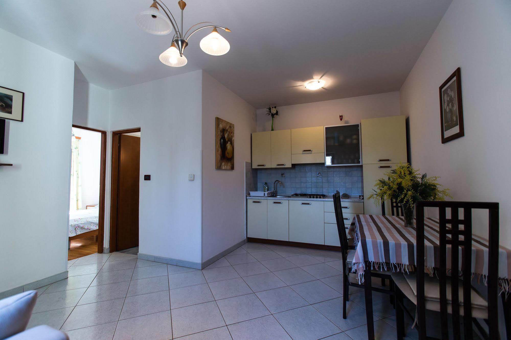 Apartments Villa Mara Ρόβινι Εξωτερικό φωτογραφία